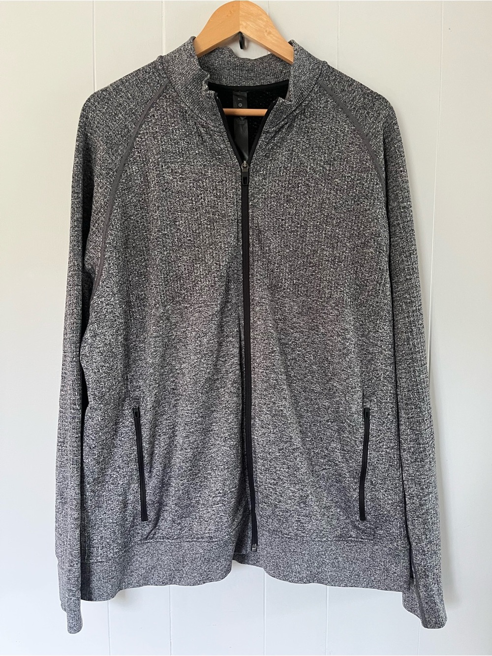 Lululemon Engineered Warmth Jacket
Black White Grey M3CLKS Merino Wool Zip